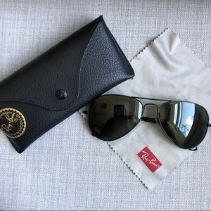 Excellent Condition Ray-Ban Aviator Sunglasses